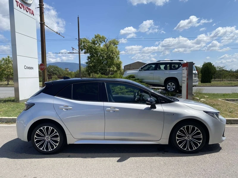 Toyota Corolla 2.0HSD BI-Tone, снимка 9 - Автомобили и джипове - 46706277