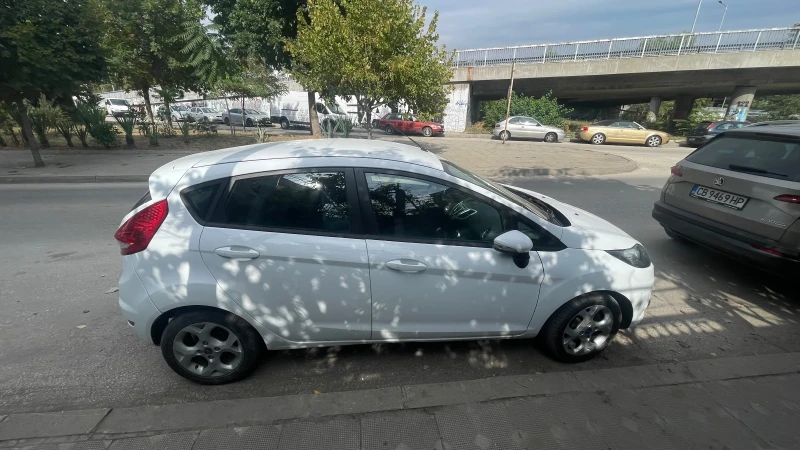 Ford Fiesta Перфектна, снимка 5 - Автомобили и джипове - 47972100