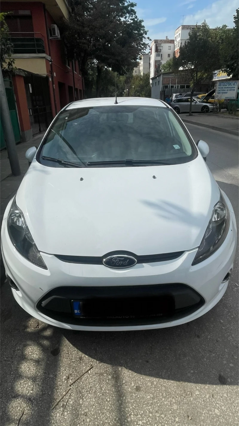 Ford Fiesta Перфектна, снимка 1 - Автомобили и джипове - 47972100