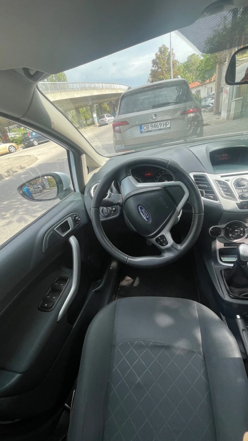 Ford Fiesta Перфектна, снимка 7 - Автомобили и джипове - 47972100