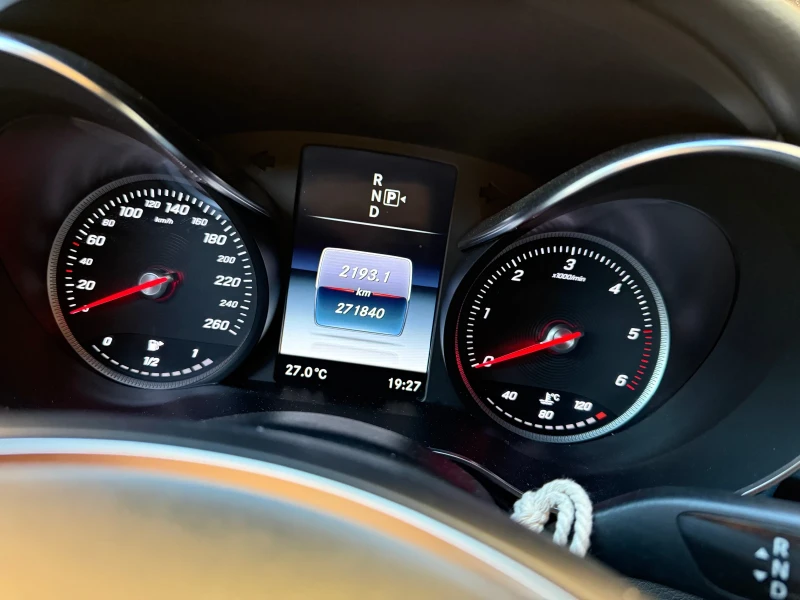 Mercedes-Benz C 220 * Avangarde* , снимка 9 - Автомобили и джипове - 52830101