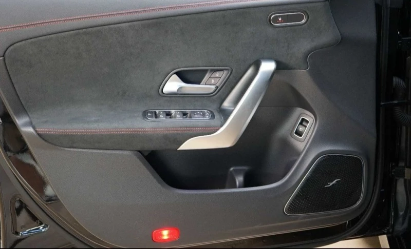 Mercedes-Benz CLA 45 AMG S 4Matic+ , снимка 9 - Автомобили и джипове - 52592190