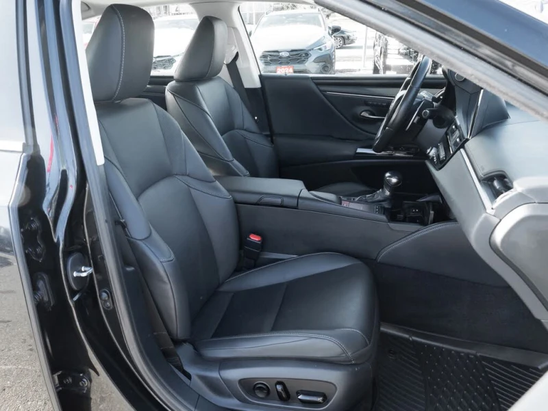 Lexus ES 350 FWD* АвтоКредит* (ЦЕНА ДО БГ), снимка 16 - Автомобили и джипове - 53456225