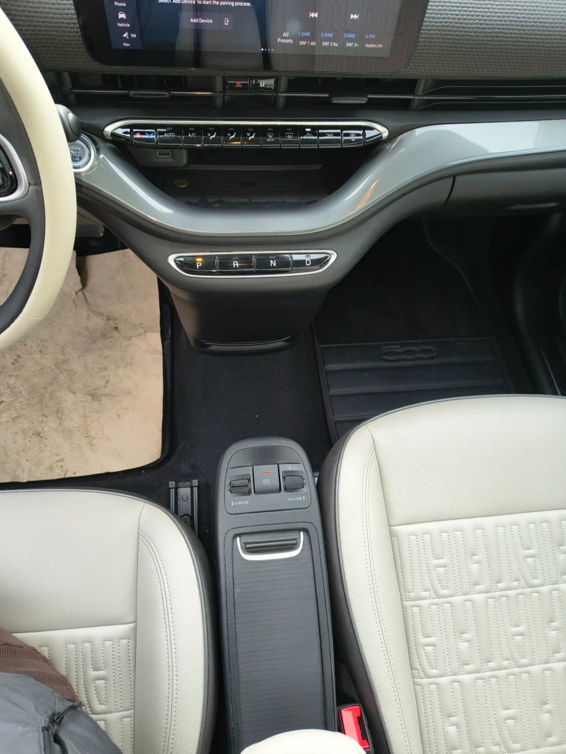 Fiat 500 La prima 42kw гаранция 2030г, снимка 13 - Автомобили и джипове - 53562659