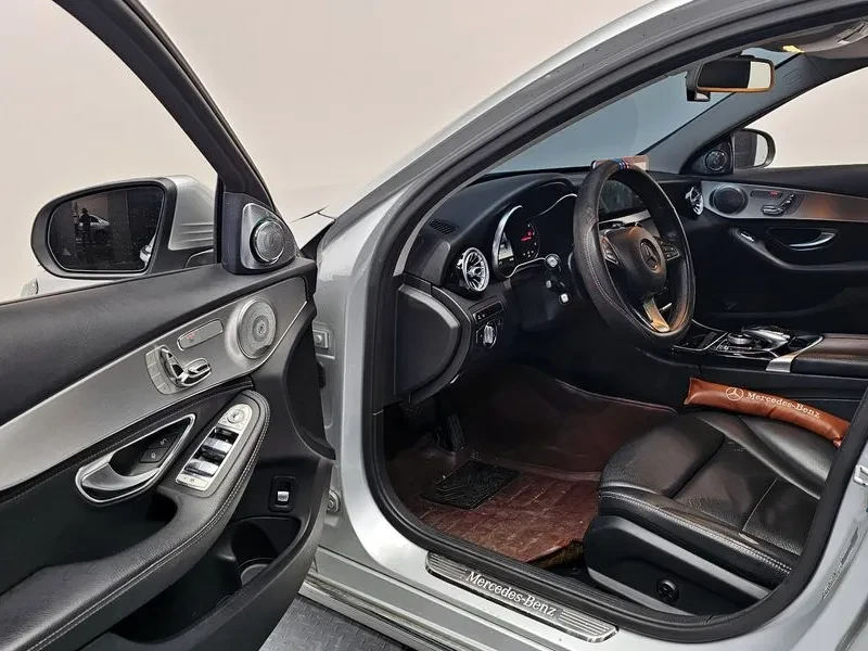 Mercedes-Benz C 180, снимка 11 - Автомобили и джипове - 52690674