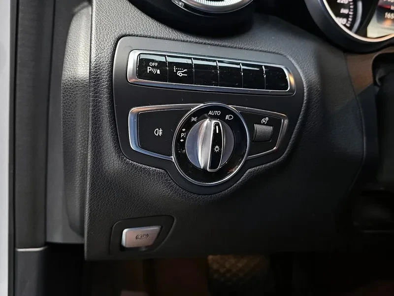 Mercedes-Benz C 180, снимка 16 - Автомобили и джипове - 52690674