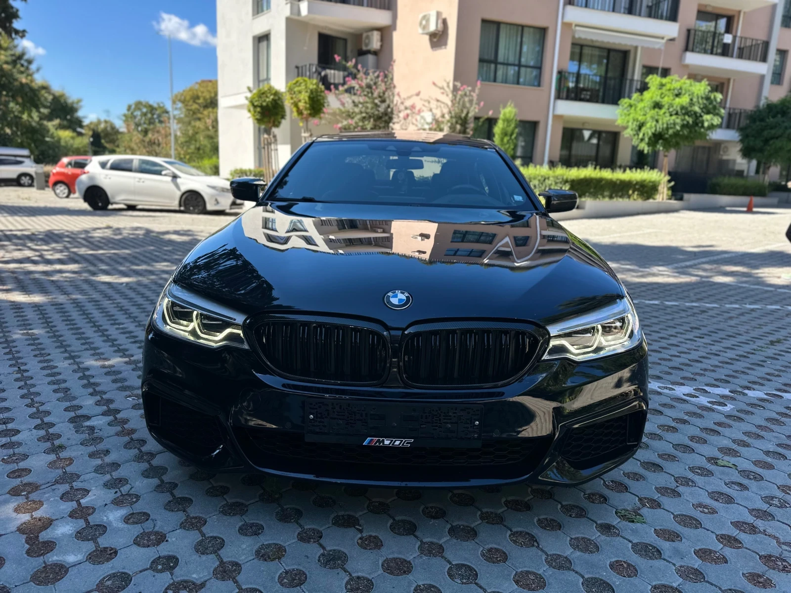 BMW 550 * M550i* VACUUM* CARBON SCHWARZ* XDRIVE | Mobile.bg   1