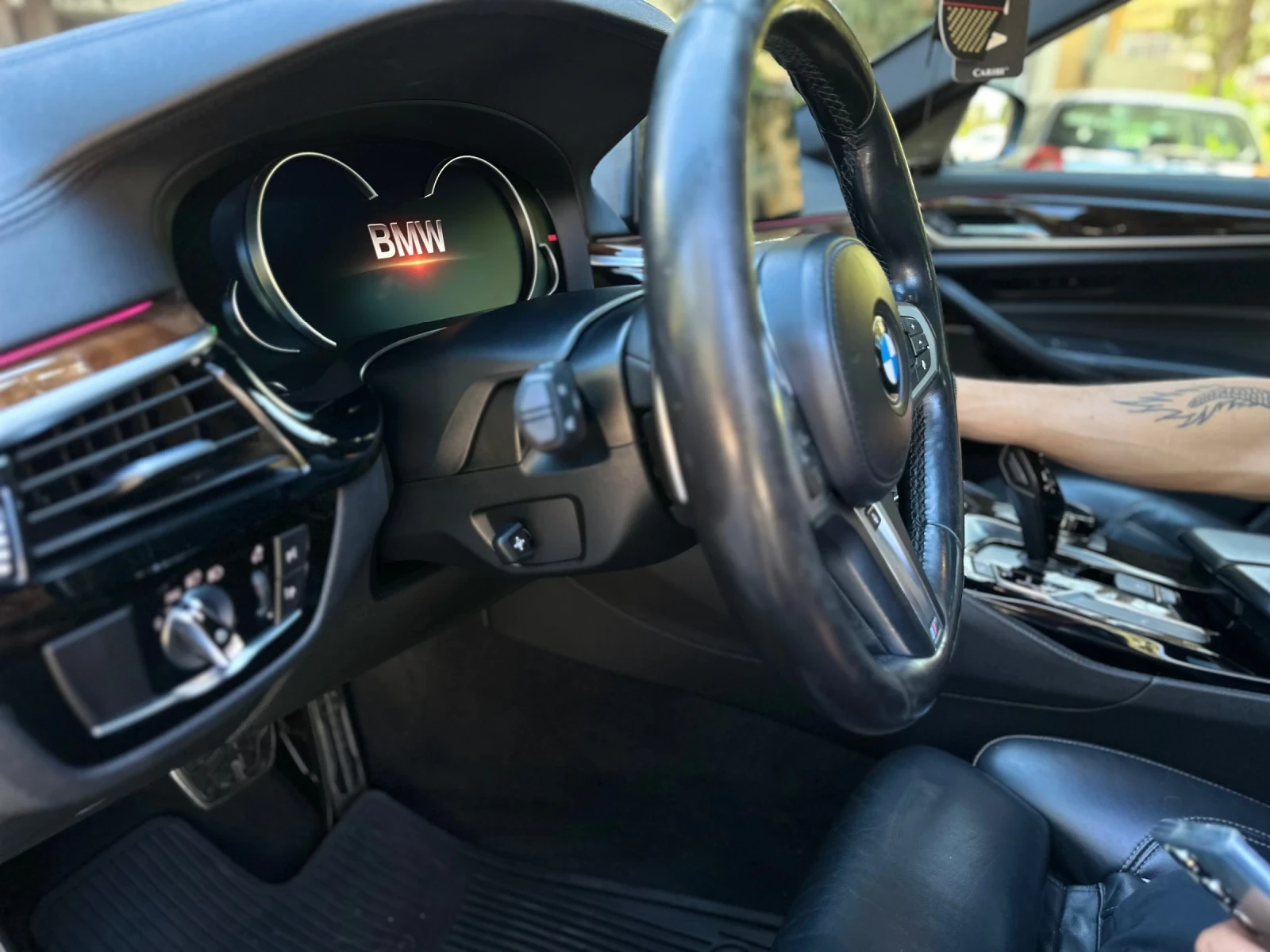 BMW 550 * M550i* VACUUM* CARBON SCHWARZ* XDRIVE | Mobile.bg   14