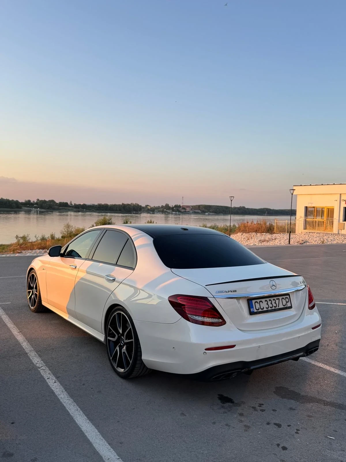 Mercedes-Benz E 43 AMG 4Matic - изображение 4