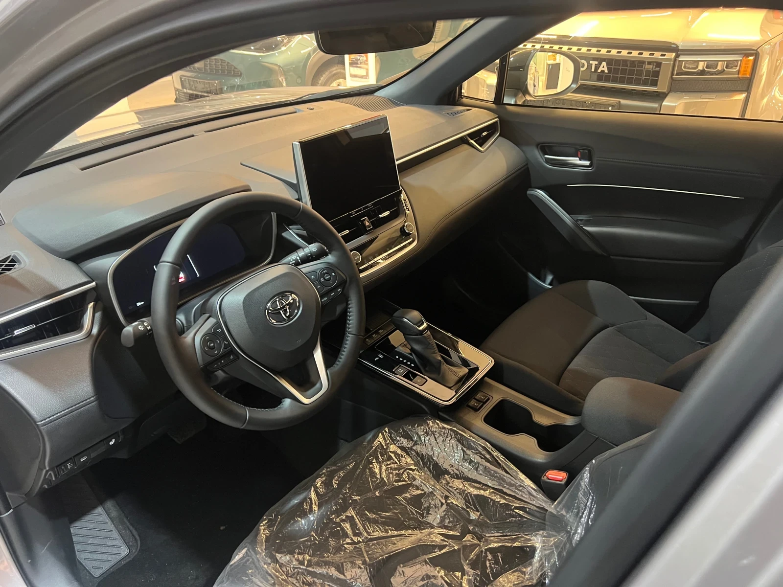 Toyota Corolla Cross Executive Plus - изображение 6