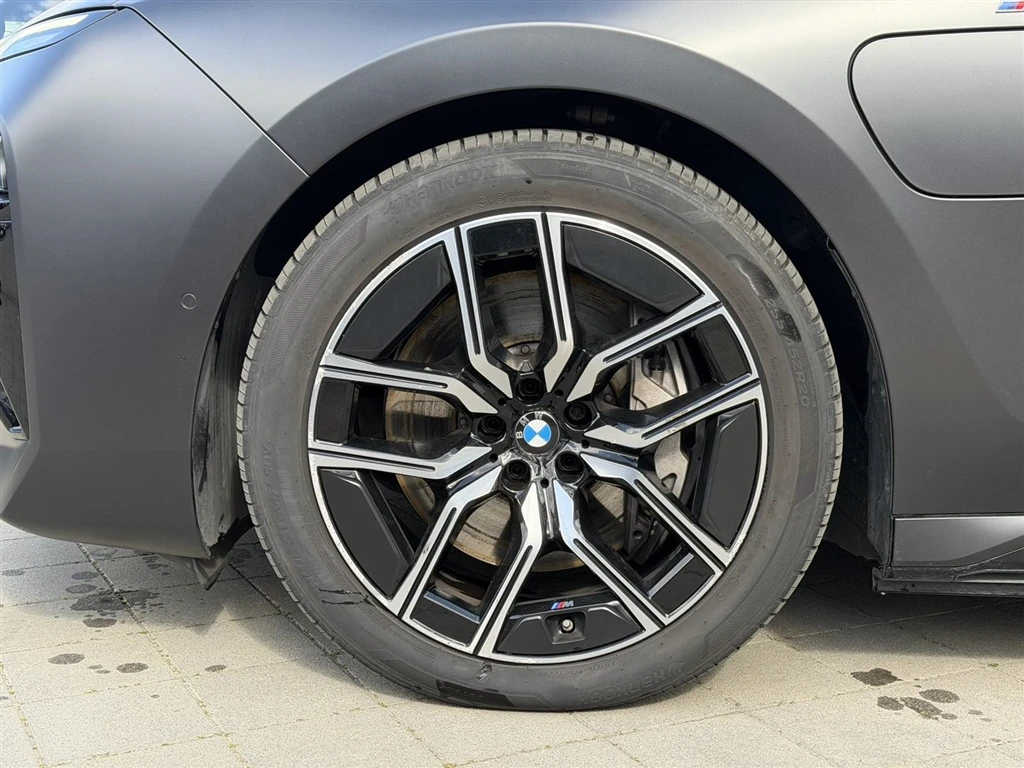 BMW 750 xDrive Sedan, снимка 5 - Автомобили и джипове - 53712786