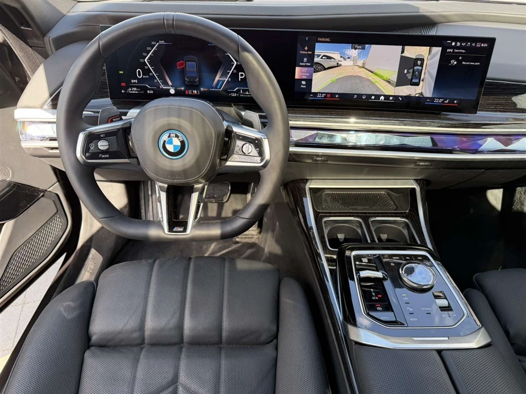 BMW 750 xDrive Sedan, снимка 13 - Автомобили и джипове - 53712786