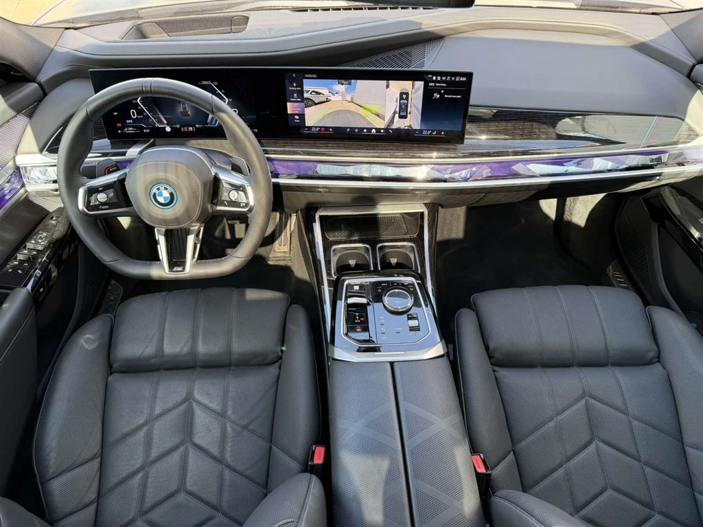 BMW 750 xDrive Sedan, снимка 7 - Автомобили и джипове - 53712786