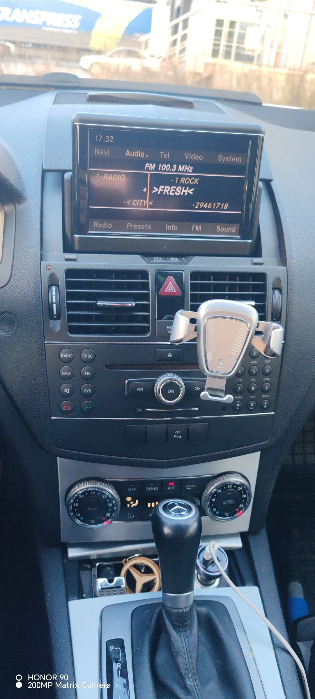 Mercedes-Benz C 200 Компресор, снимка 10 - Автомобили и джипове - 53725735