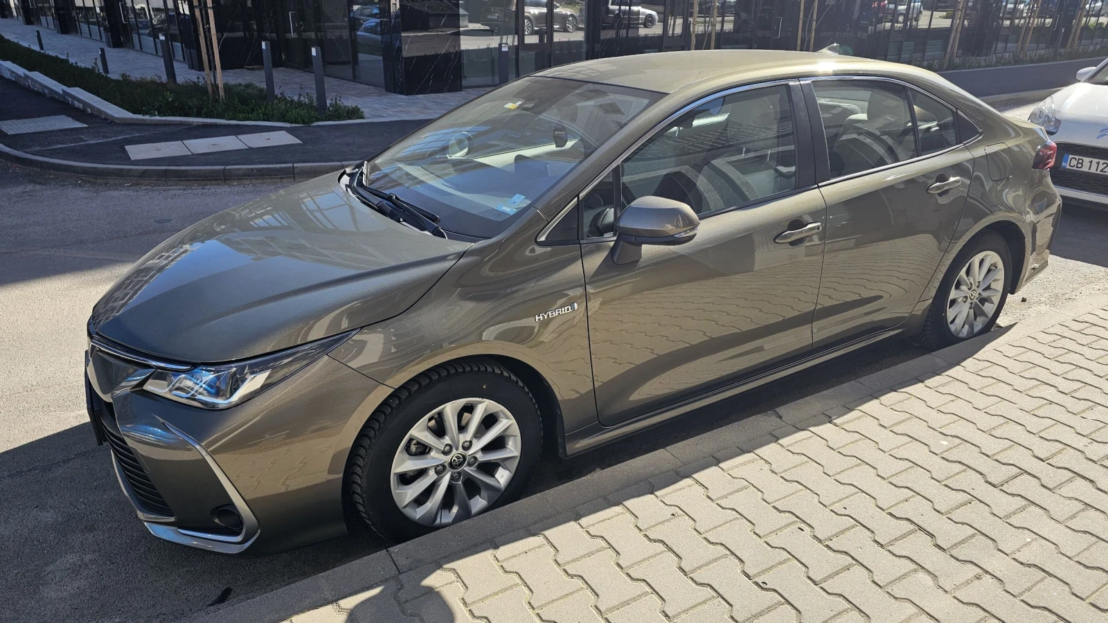 Toyota Corolla 1.8 Hybrid, снимка 3 - Автомобили и джипове - 54140824