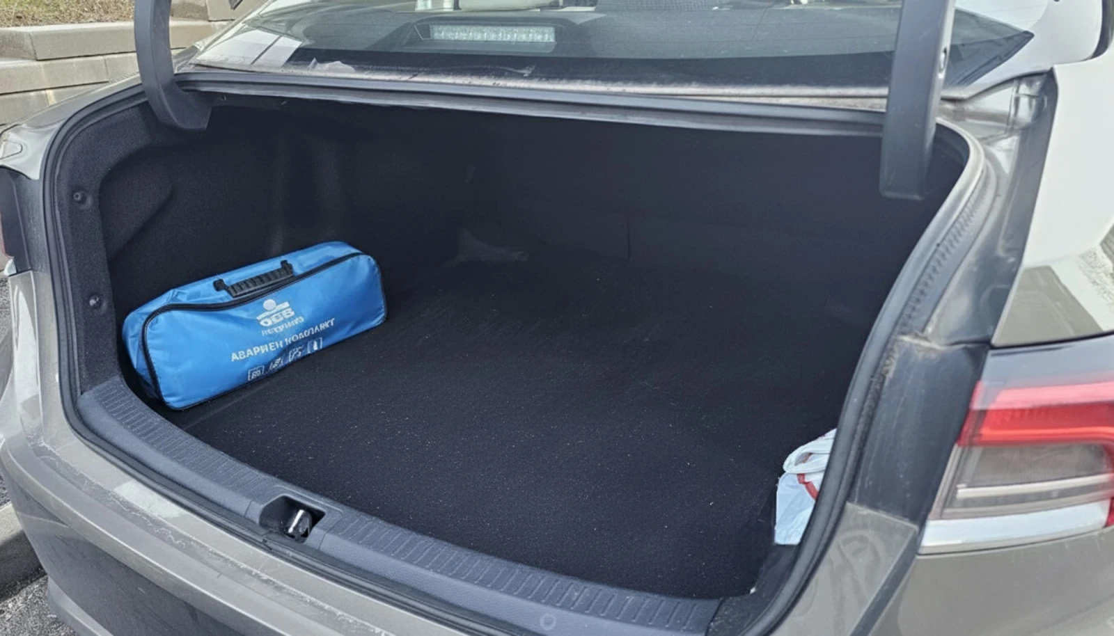 Toyota Corolla 1.8 Hybrid, снимка 5 - Автомобили и джипове - 54140824