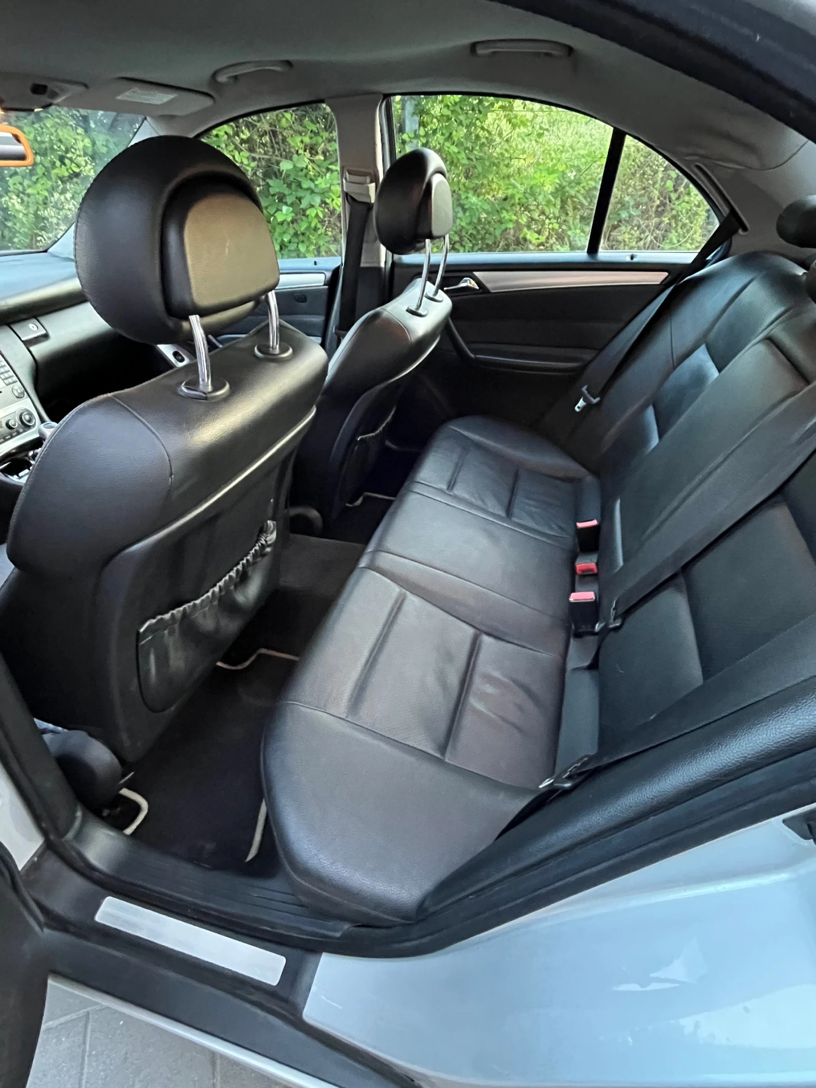 Mercedes-Benz C 220 Avangarde , снимка 4 - Автомобили и джипове - 54187118