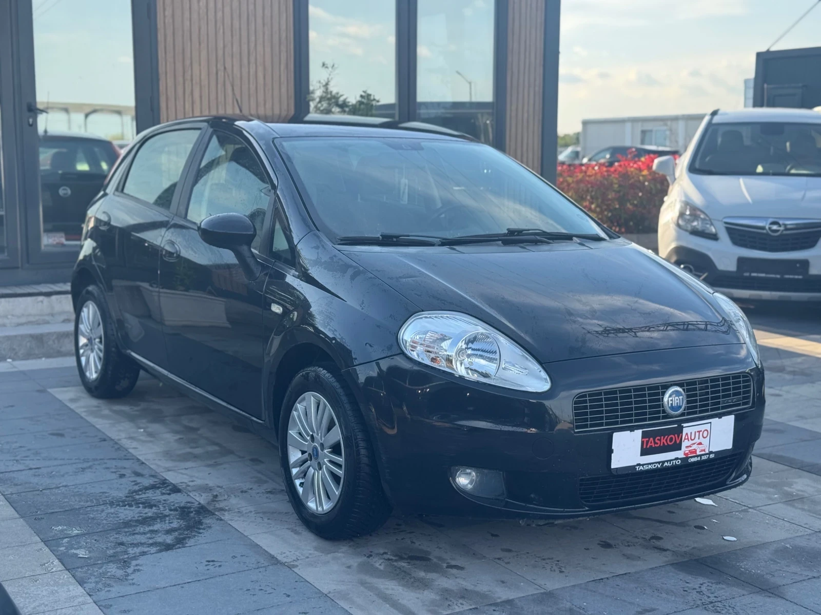 Fiat Punto 1.2i 2009 150хил.км, снимка 3 - Автомобили и джипове - 54416882