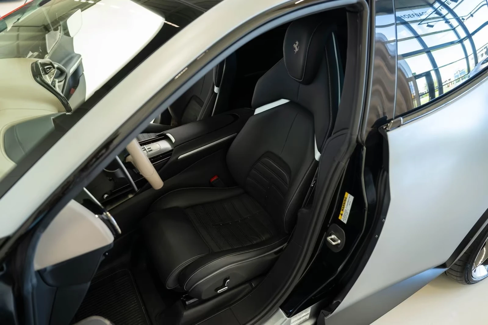Ferrari Purosangue 6.5 V12 / AIR / MATRIX / PANO / BURM / 360 /  | Mobile.bg � ����������� 7