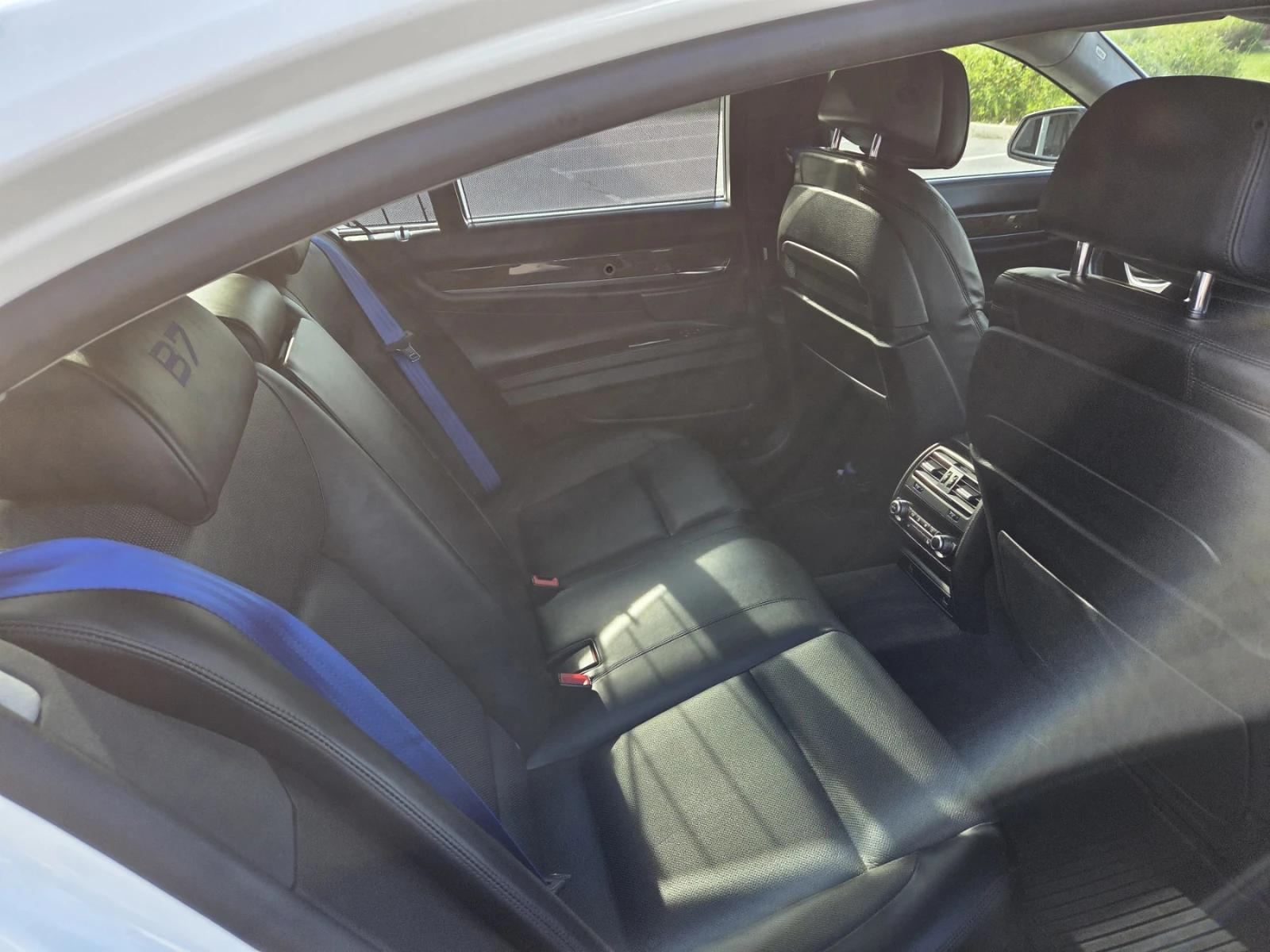 BMW 750 ALPINA B7 X-DRIVE, снимка 11 - Автомобили и джипове - 54622978