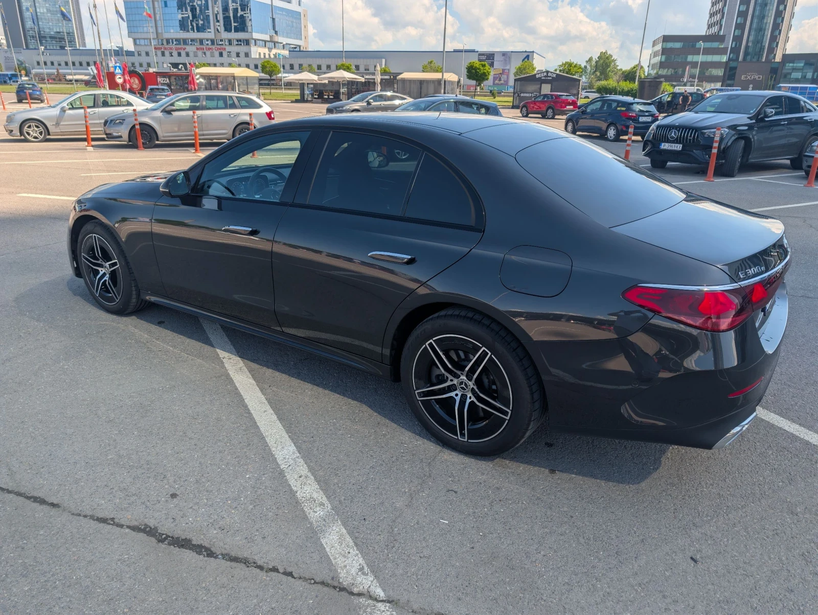 Mercedes-Benz E 300 AMG-line Гаранция до 15.05.2028, снимка 8 - Автомобили и джипове - 54664913