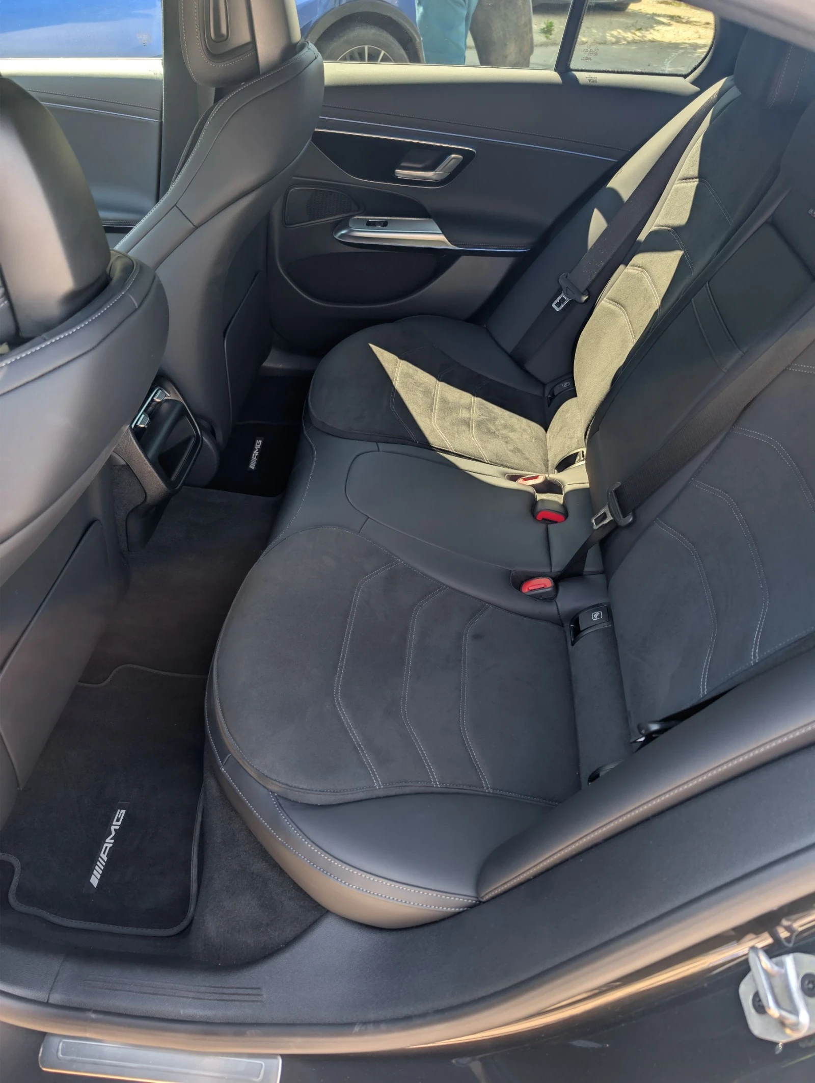 Mercedes-Benz E 300 AMG-line Гаранция до 15.05.2028, снимка 12 - Автомобили и джипове - 54664913