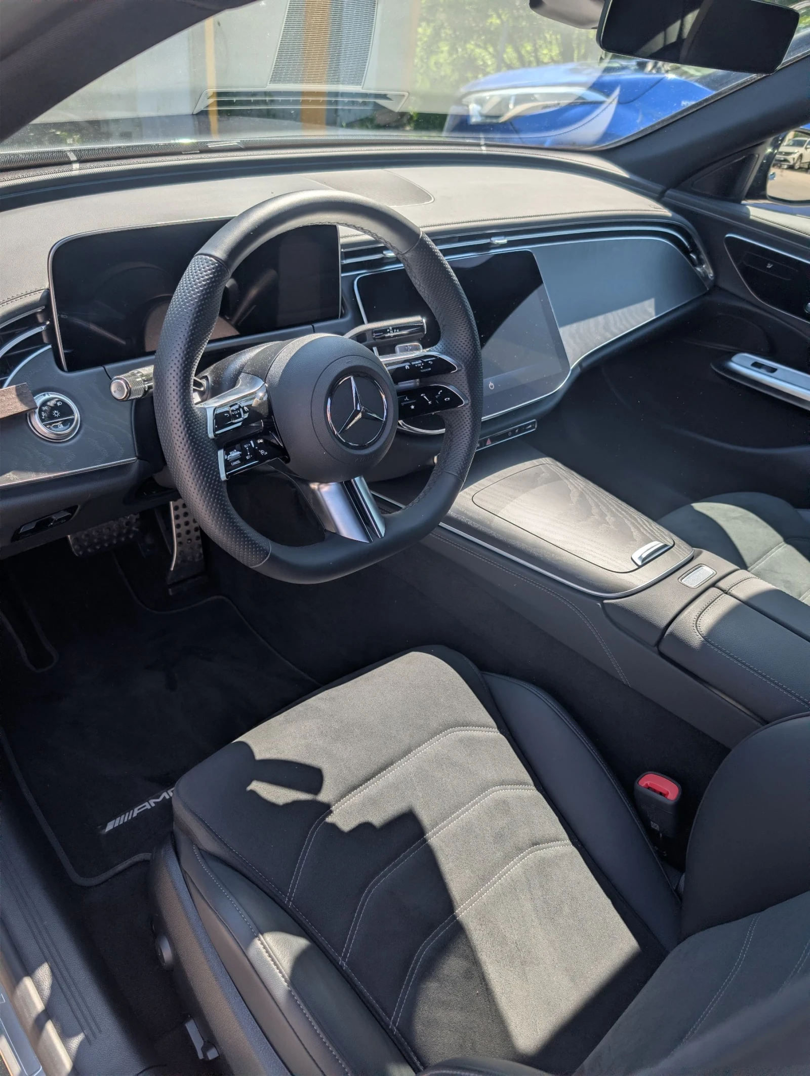 Mercedes-Benz E 300 AMG-line Гаранция до 15.05.2028, снимка 11 - Автомобили и джипове - 54664913