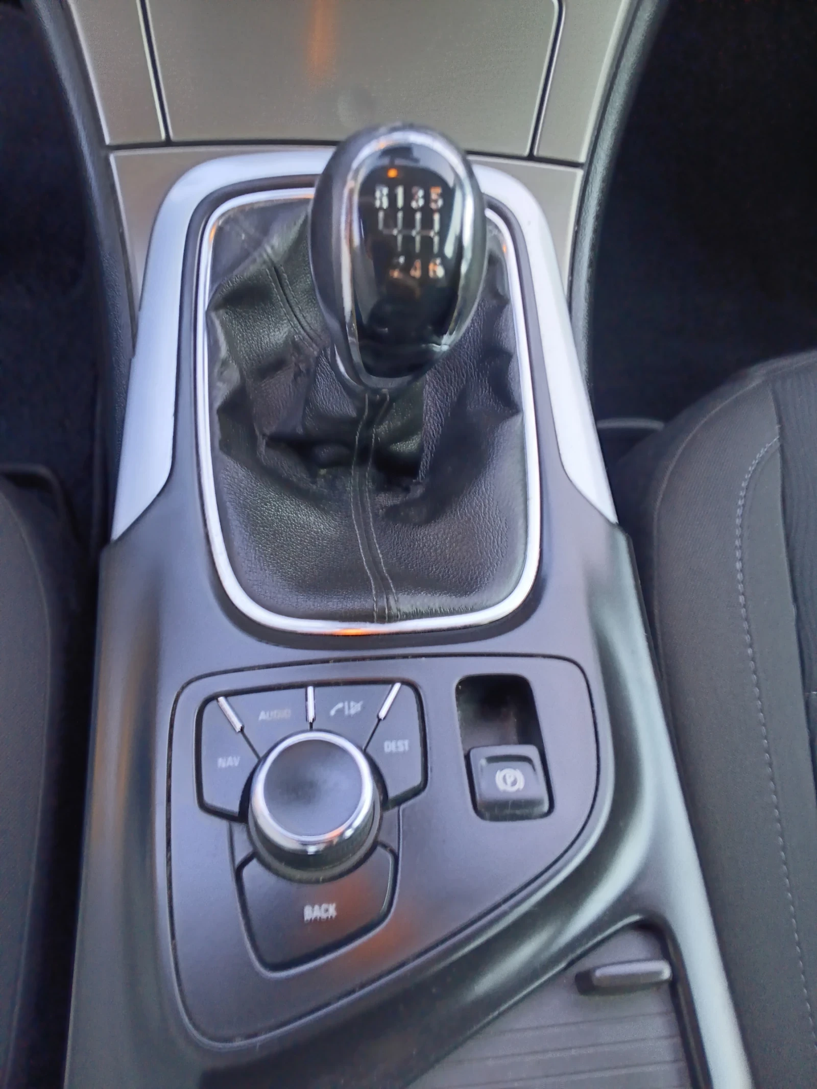 Opel Insignia 1.8 Euro 5A, снимка 9 - Автомобили и джипове - 55205722