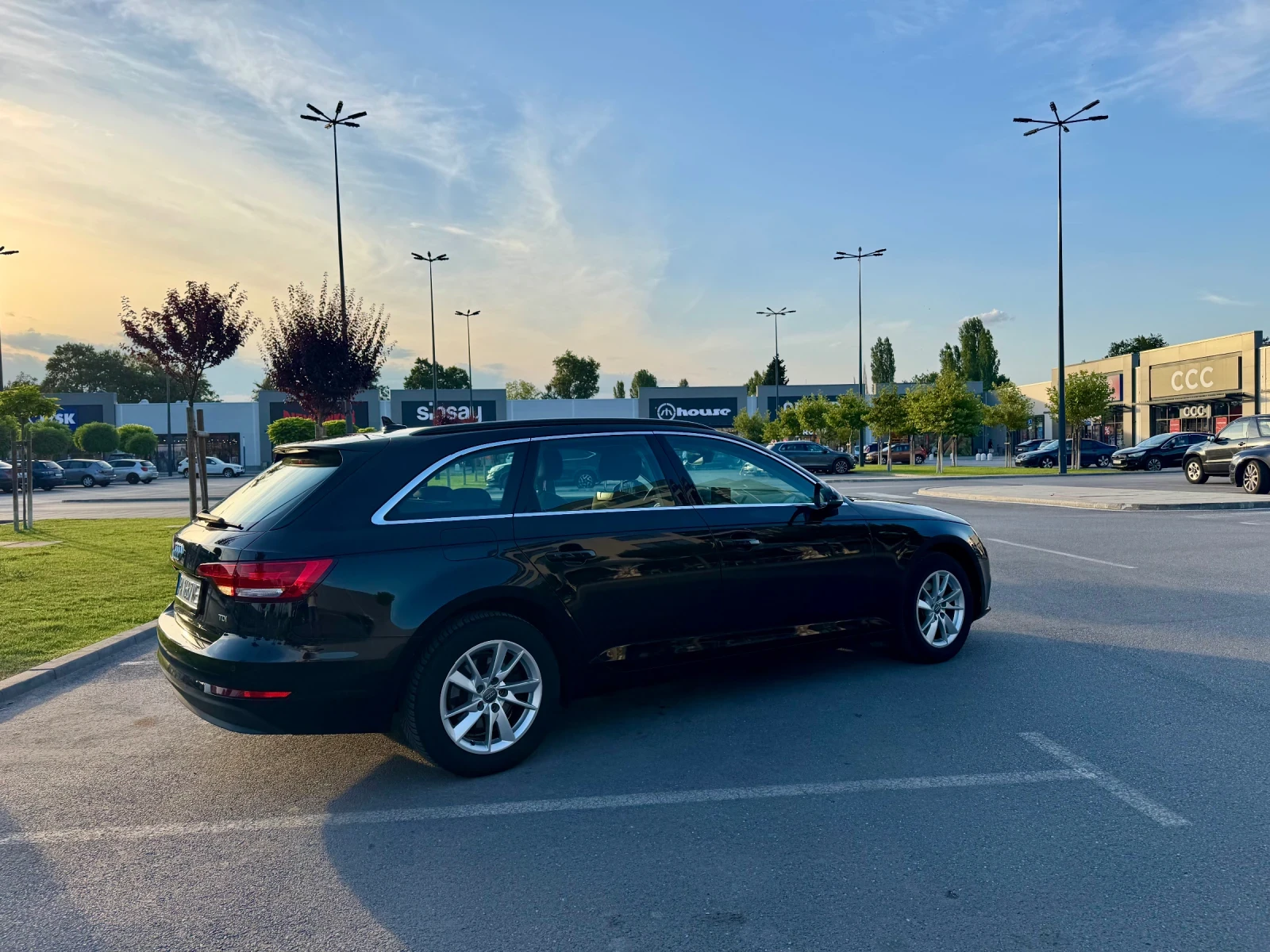 Audi A4 2.0 TDI, снимка 4 - Автомобили и джипове - 55305292
