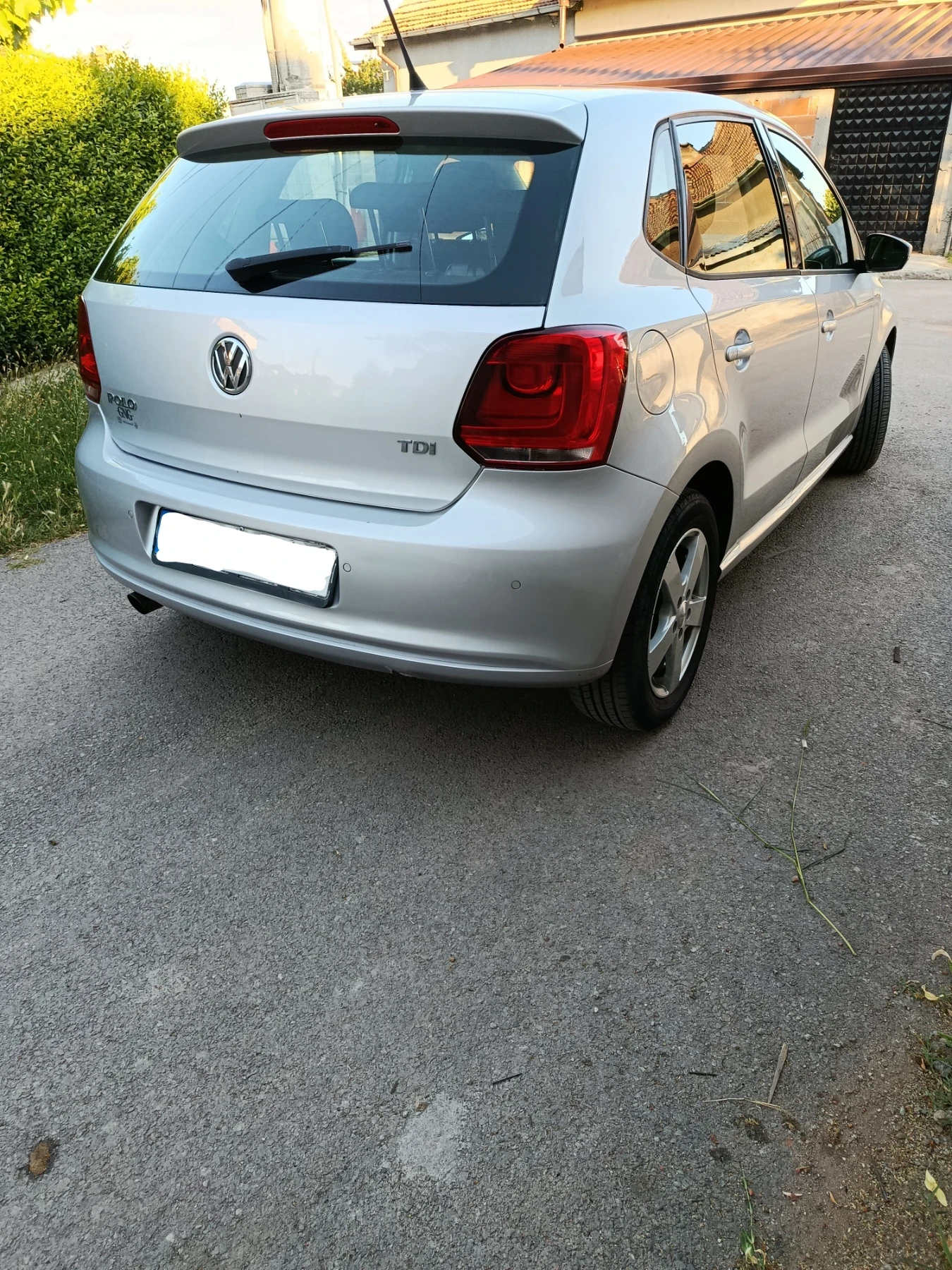 VW Polo 1.6 tdi 90кс автоматик, снимка 8 - Автомобили и джипове - 55482134