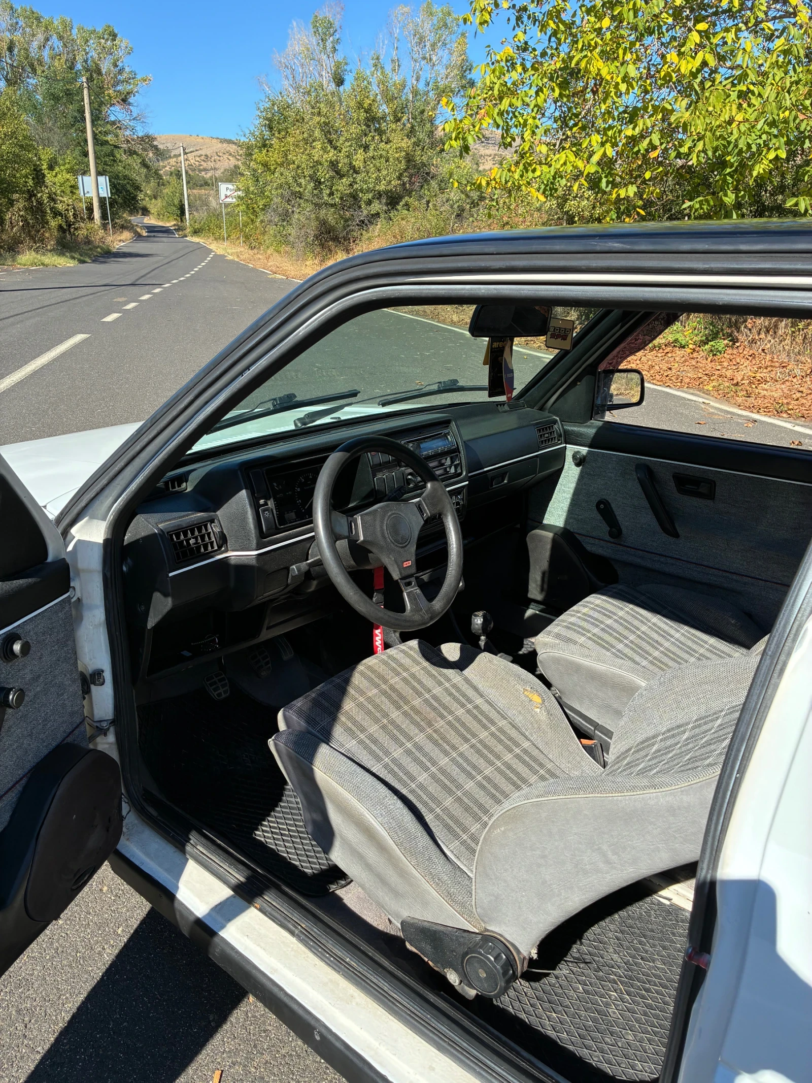 VW Golf 1.8 моно + газ, снимка 11 - Автомобили и джипове - 55961530