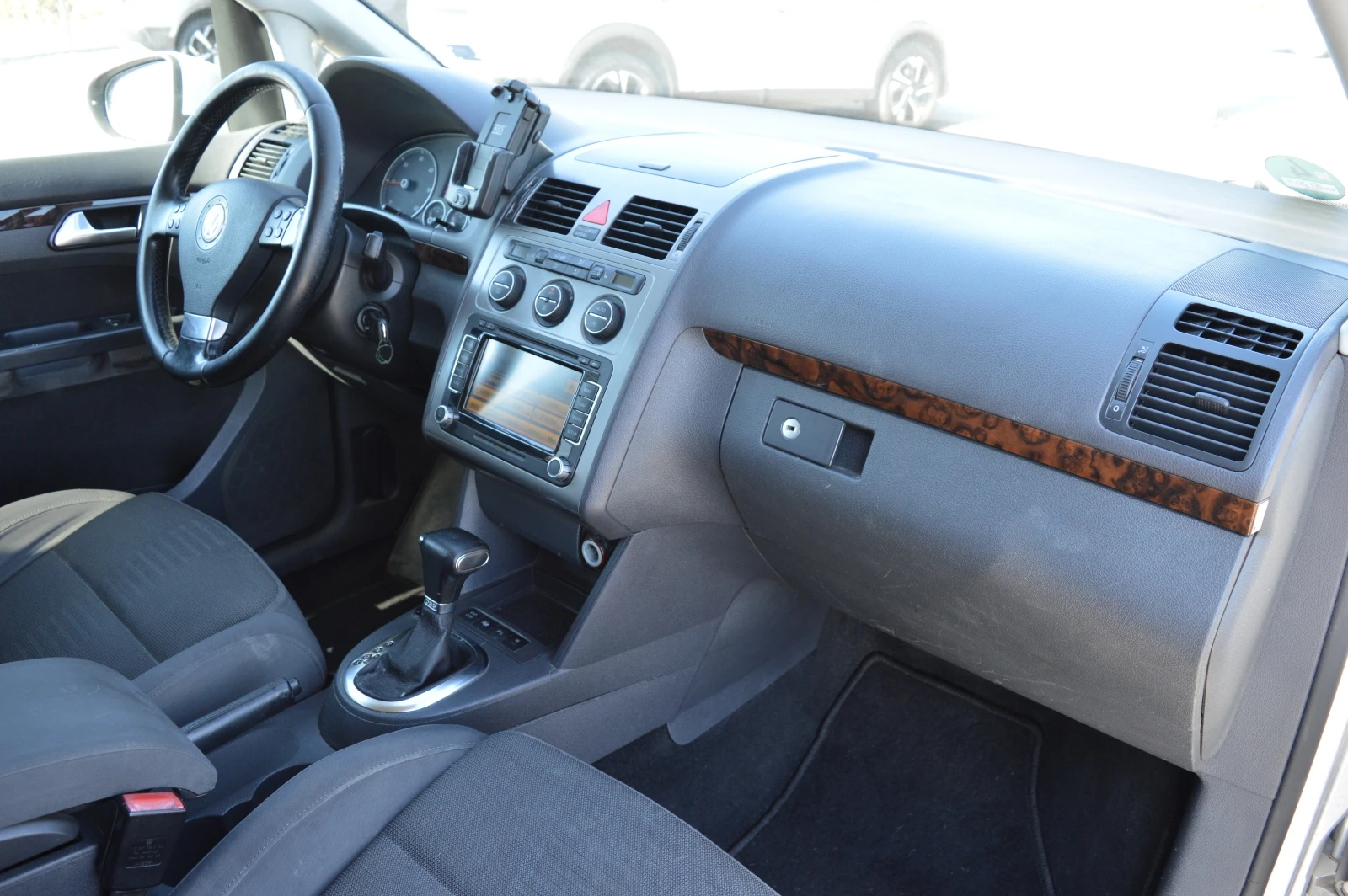 VW Touran 2.0TDI-DSG-7MESTEN-FULL EKSTRI | Mobile.bg � ����������� 14