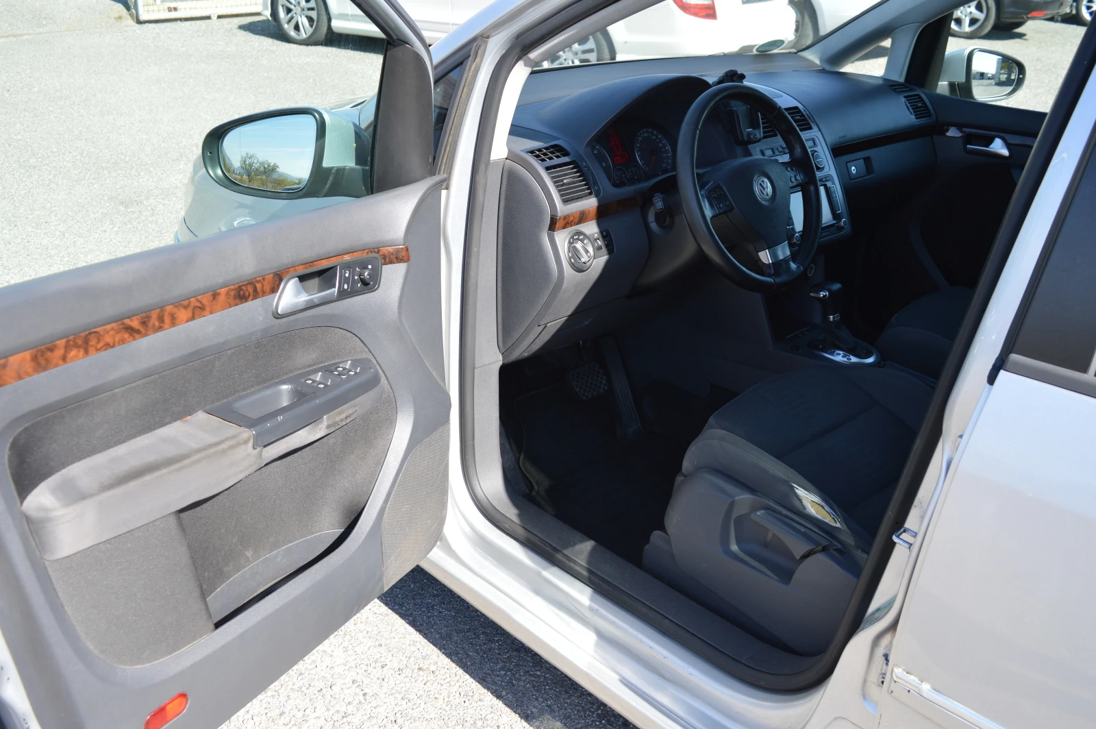 VW Touran 2.0TDI-DSG-7MESTEN-FULL EKSTRI | Mobile.bg � ����������� 8
