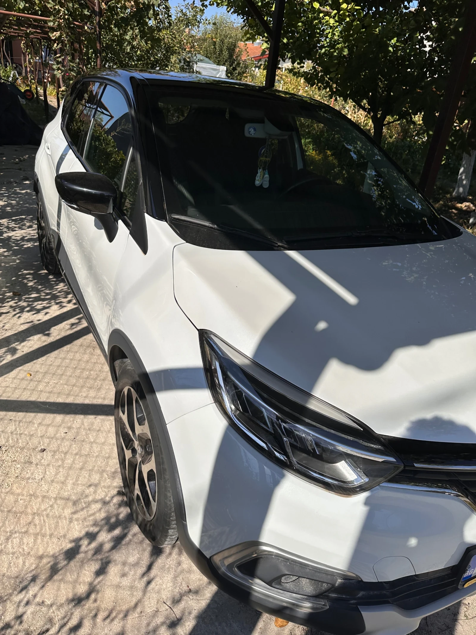 Renault Captur, снимка 3 - Автомобили и джипове - 56678610