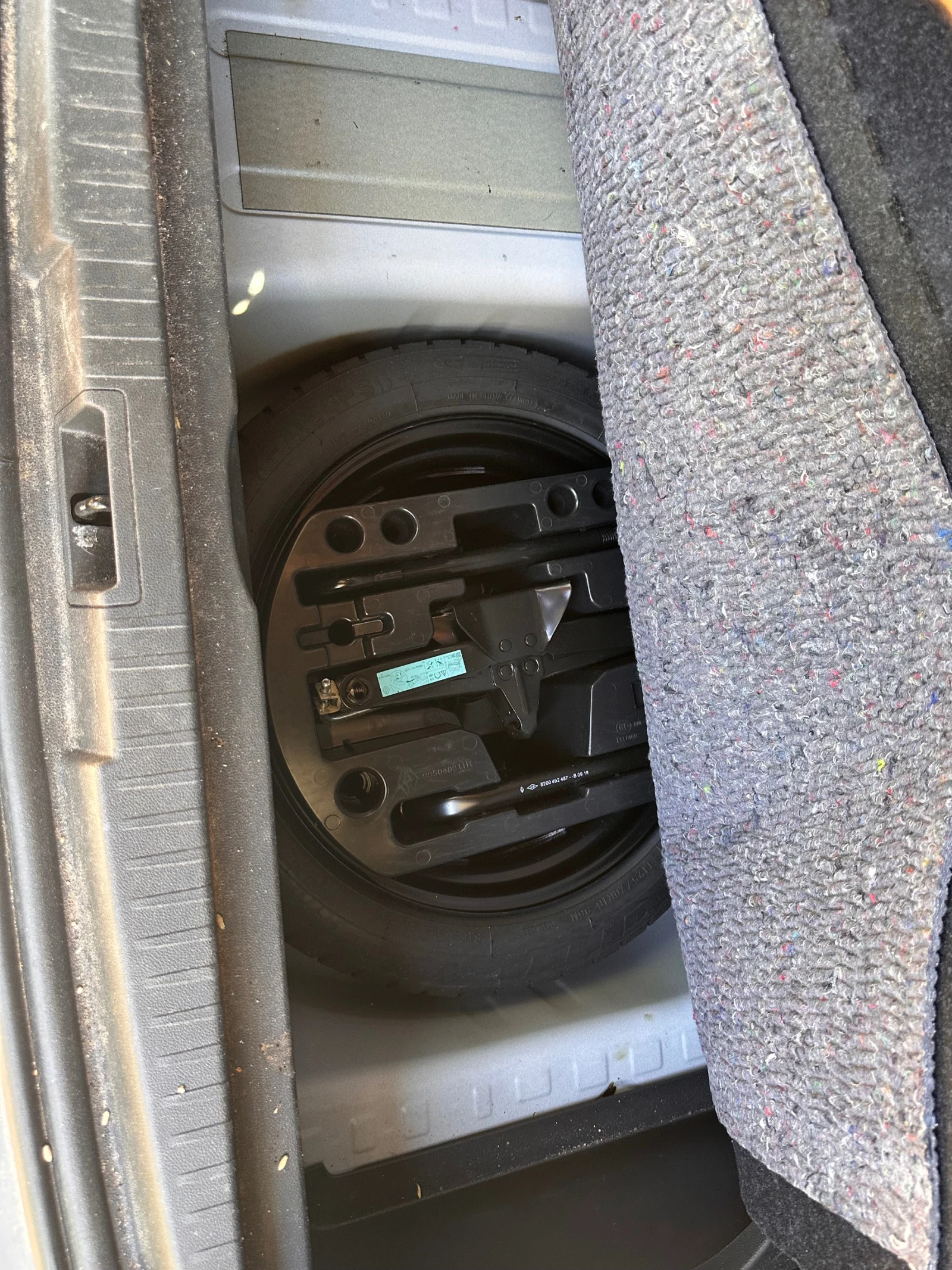 Renault Captur, снимка 15 - Автомобили и джипове - 56678610