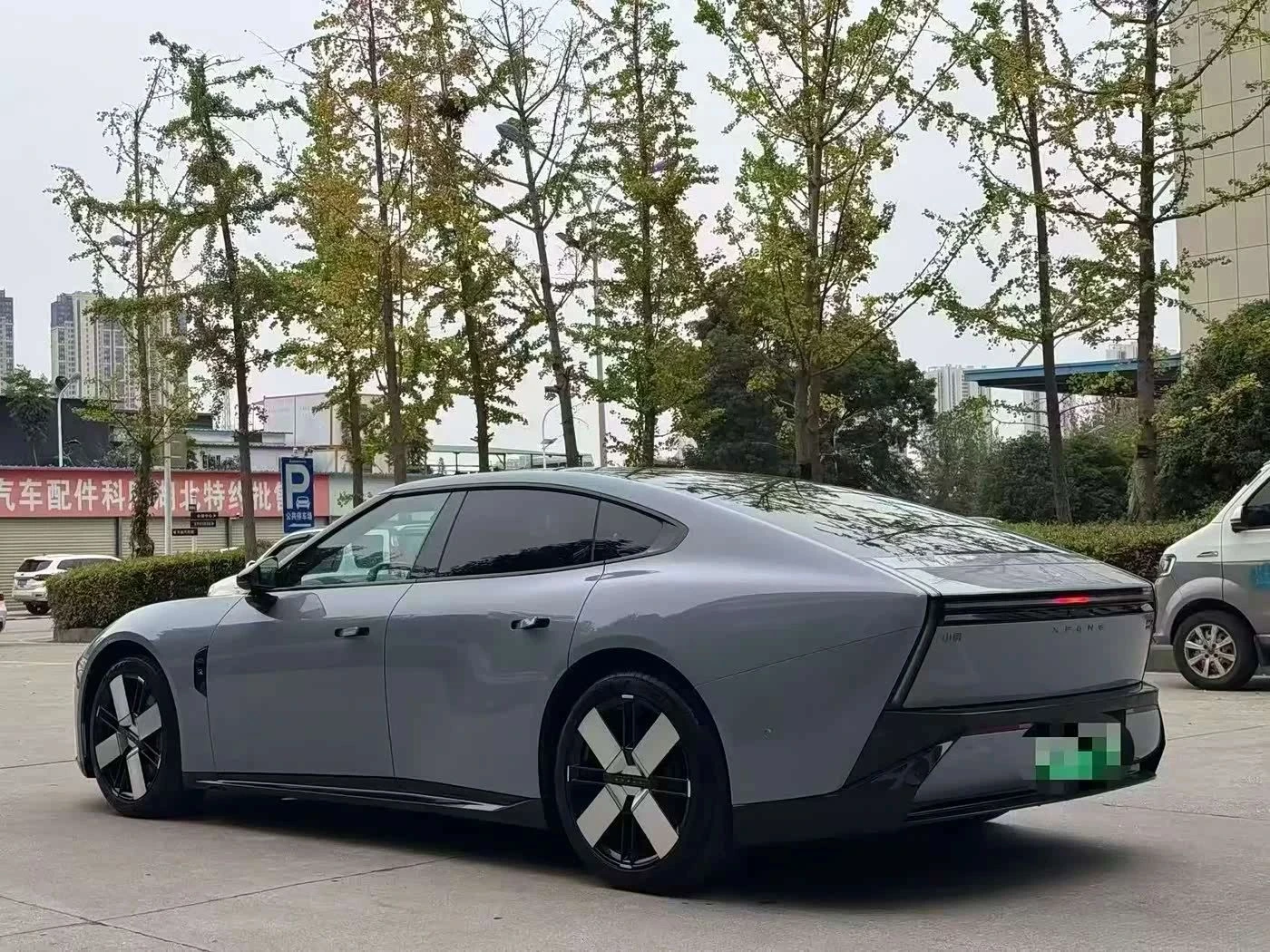 Xpeng P7, снимка 7 - Автомобили и джипове - 56723990