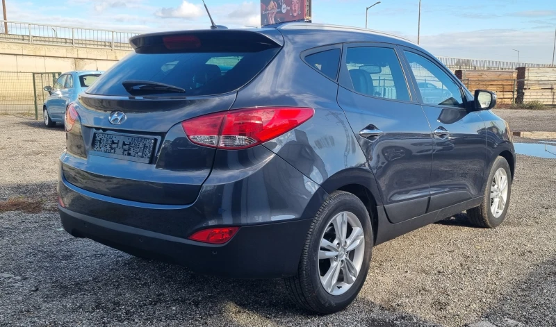 Hyundai IX35 2.0 CRDi/ 4х4/ Автоматик/ Панорама, снимка 5 - Автомобили и джипове - 52620054