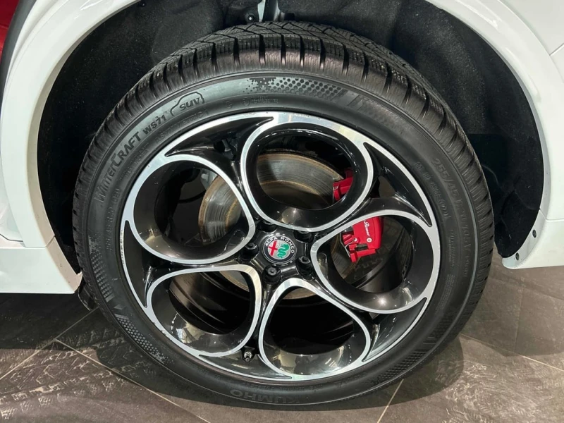 Alfa Romeo Stelvio * Ti Sport * CARFAX * ЦЕНА ДО БГ, снимка 10 - Автомобили и джипове - 53343073