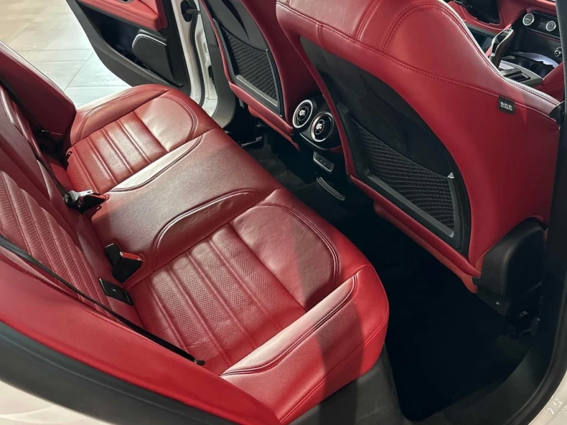 Alfa Romeo Stelvio * Ti Sport * CARFAX * ЦЕНА ДО БГ, снимка 14 - Автомобили и джипове - 53343073