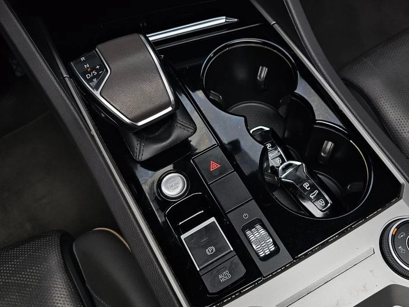 VW Touareg 3.0 TDI Prestige, снимка 9 - Автомобили и джипове - 56087515
