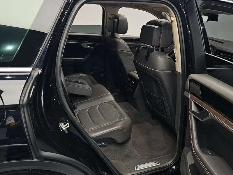 VW Touareg 3.0 TDI Prestige, снимка 12 - Автомобили и джипове - 56087515