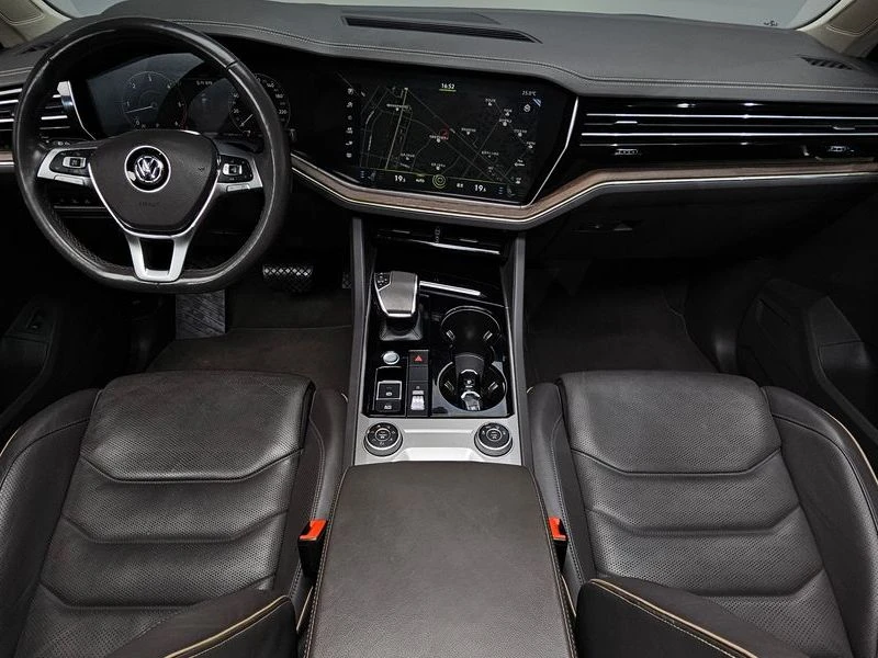 VW Touareg 3.0 TDI Prestige, снимка 7 - Автомобили и джипове - 56087515