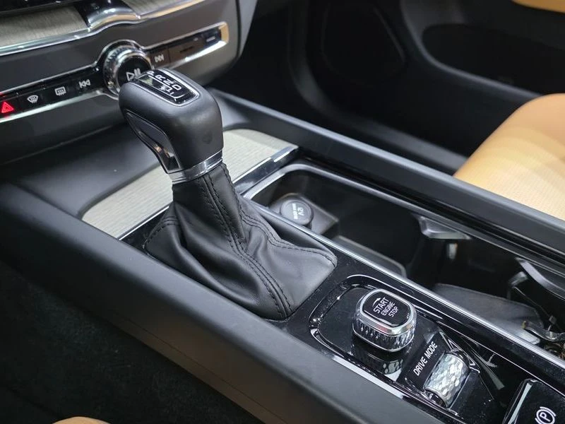Volvo XC60 T6 Inscription| 320к.с., снимка 9 - Автомобили и джипове - 56210166