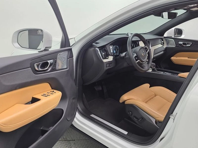 Volvo XC60 T6 Inscription| 320к.с., снимка 10 - Автомобили и джипове - 56210166