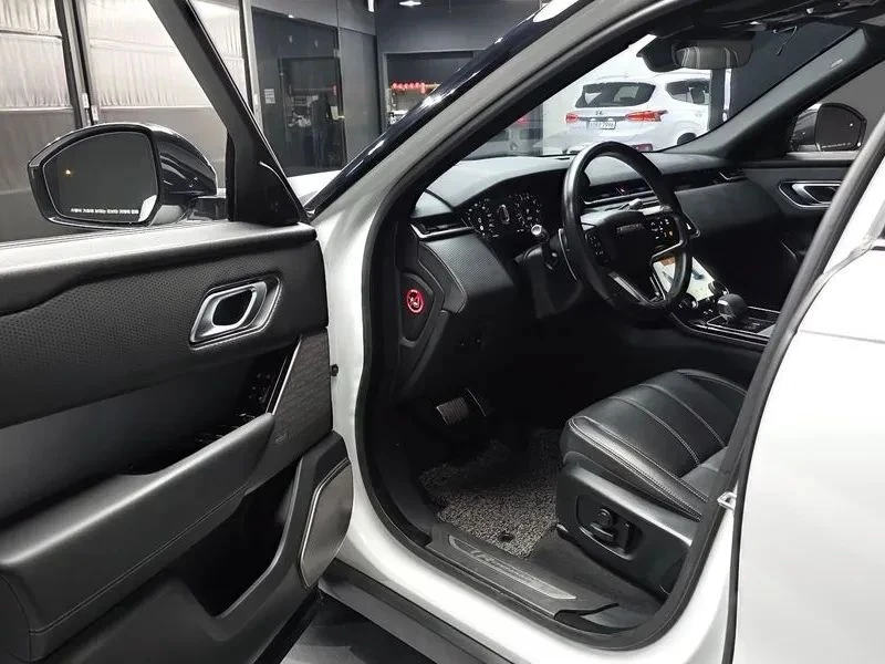 Land Rover Range Rover Velar, снимка 10 - Автомобили и джипове - 56690357