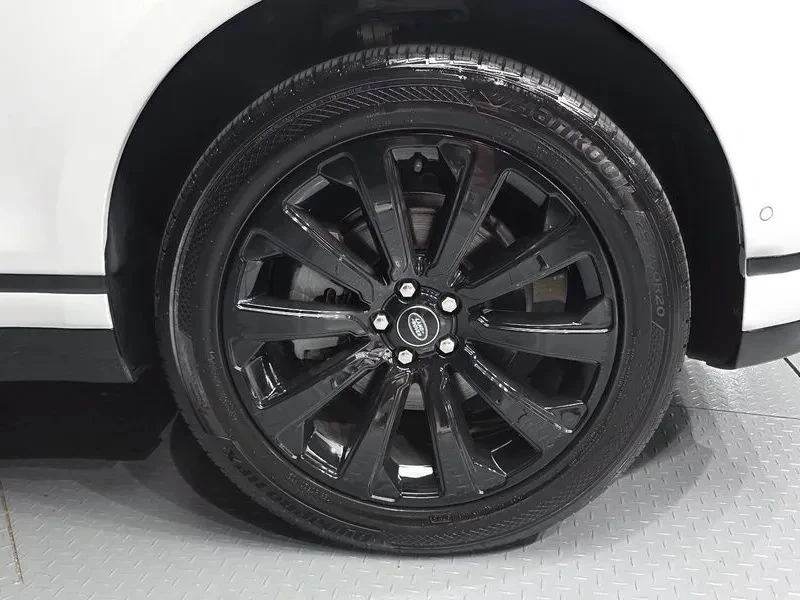 Land Rover Range Rover Velar, снимка 5 - Автомобили и джипове - 56690357