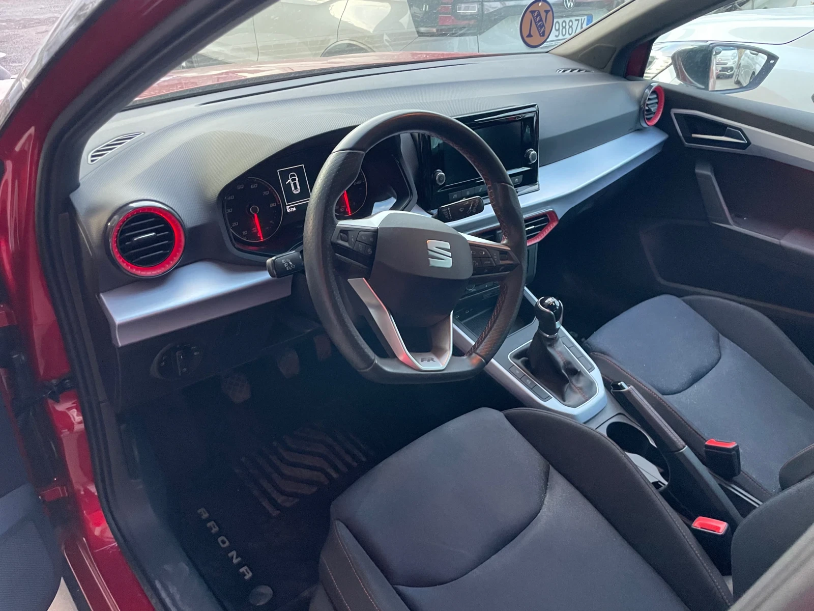 Seat Arona 1.0 TGI FR (66 kW)  Фабричен Метан - изображение 10