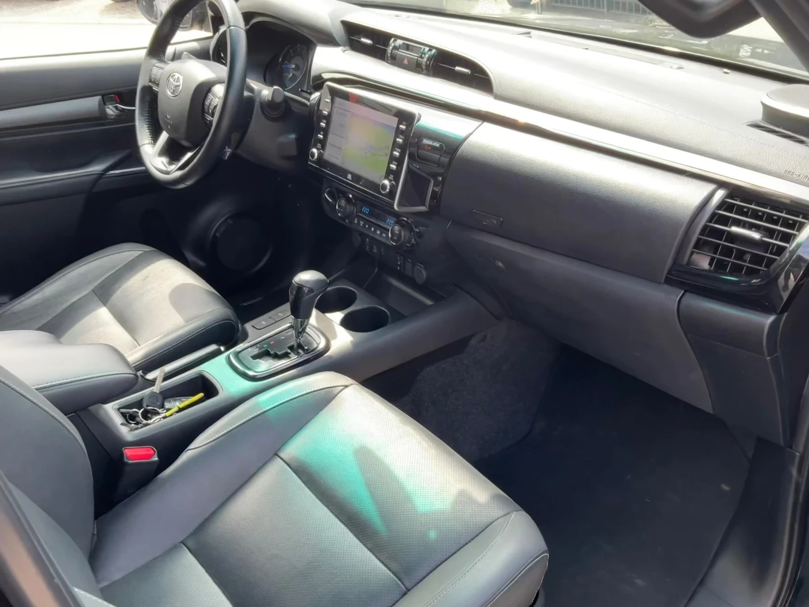 Toyota Hilux 2.8D4d 204�.� �������� Luxury JBL 4x4 | Mobile.bg � ����������� 14