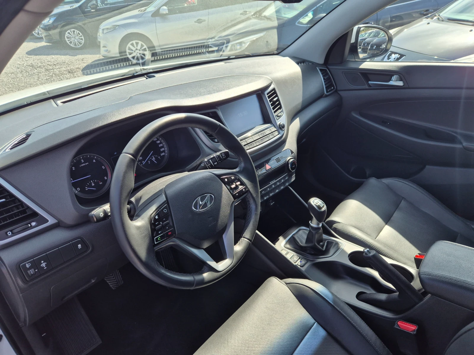 Hyundai Tucson 1.7CRDI, снимка 10 - Автомобили и джипове - 54175482