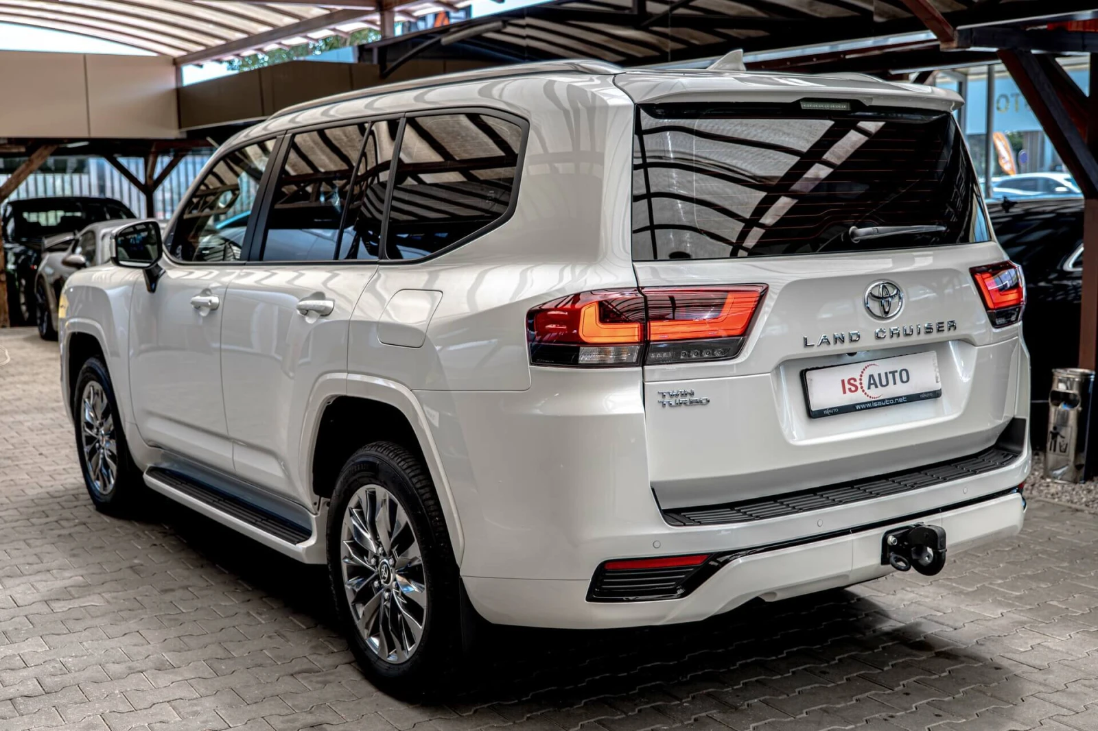 Toyota Land cruiser 300 3.5BiTurbo/Камера/Обдухване/JBL/RSE/Чисто нов , снимка 6 - Автомобили и джипове - 54717968